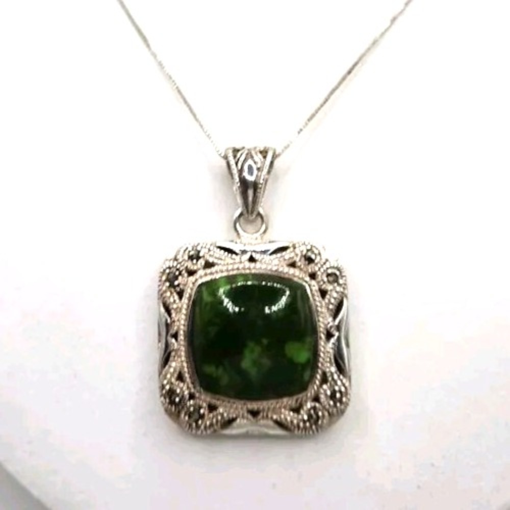 Sterling Silver 925 NK Green Stone Pendant Necklace 18" Filigree Designer